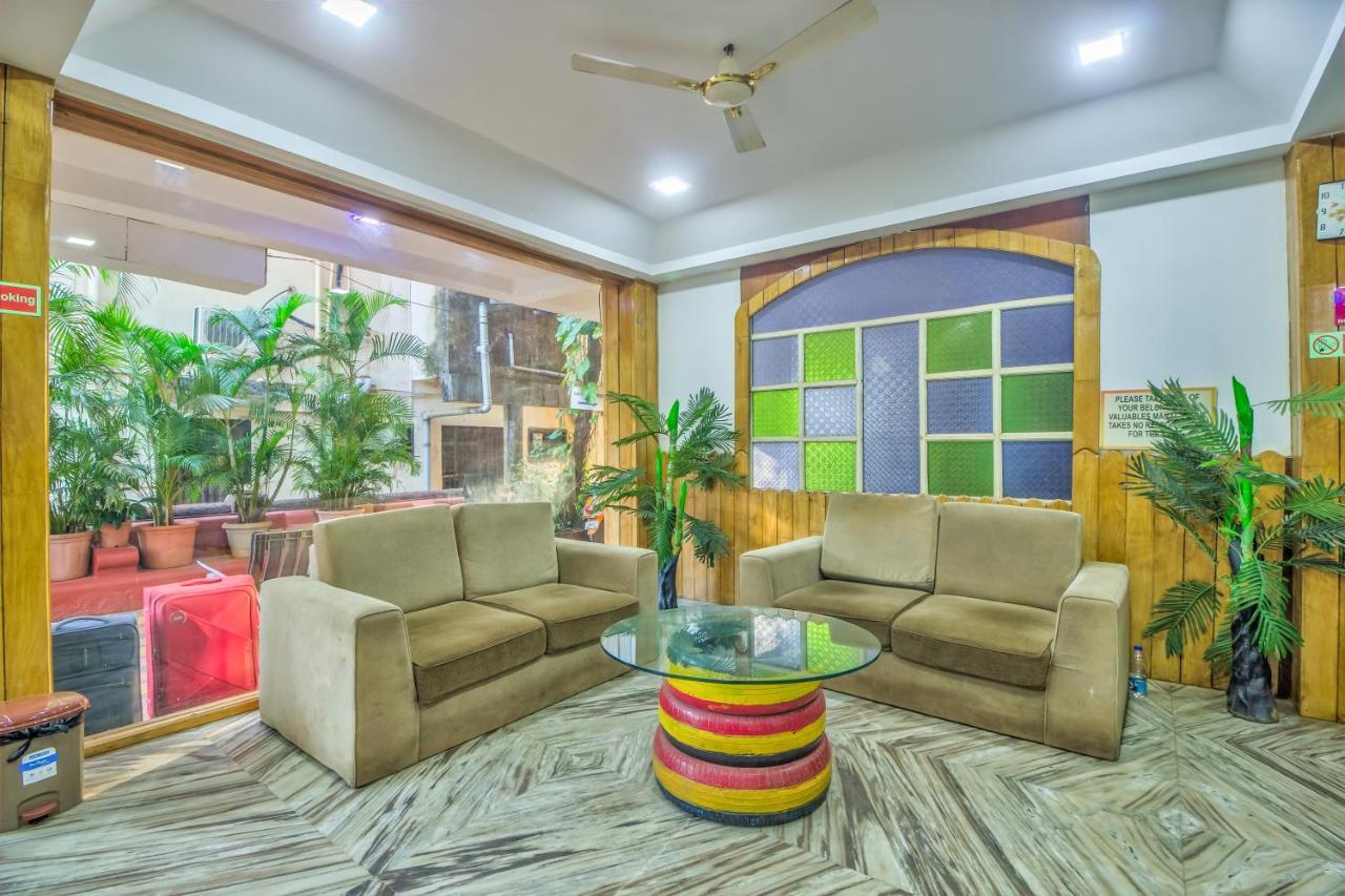 The Village Beach Resort Baga Bagian luar foto