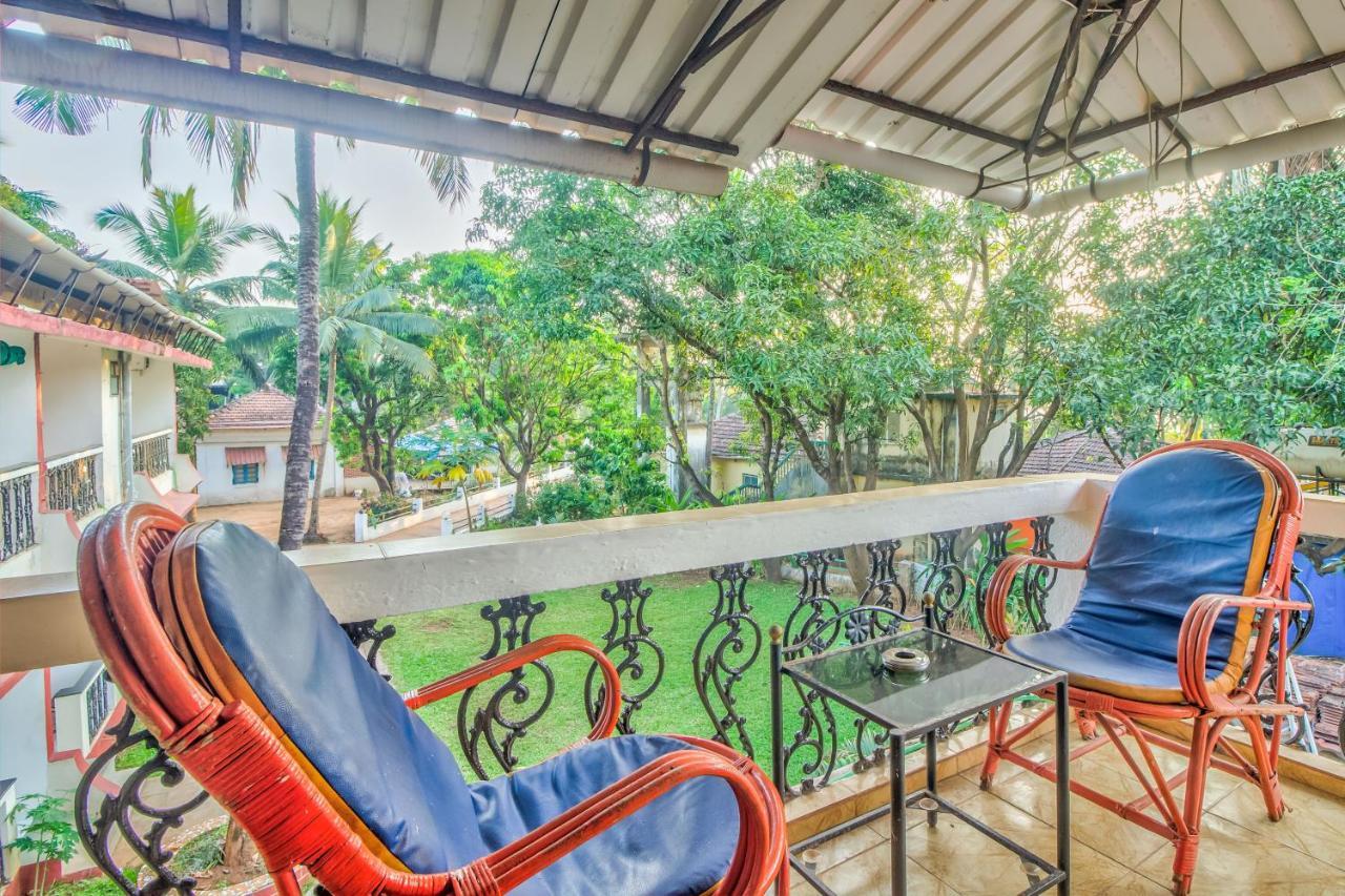The Village Beach Resort Baga Bagian luar foto