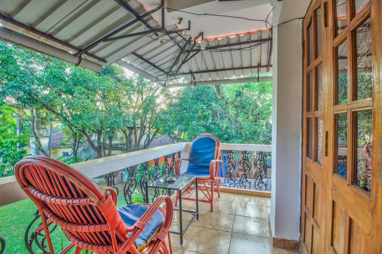 The Village Beach Resort Baga Bagian luar foto