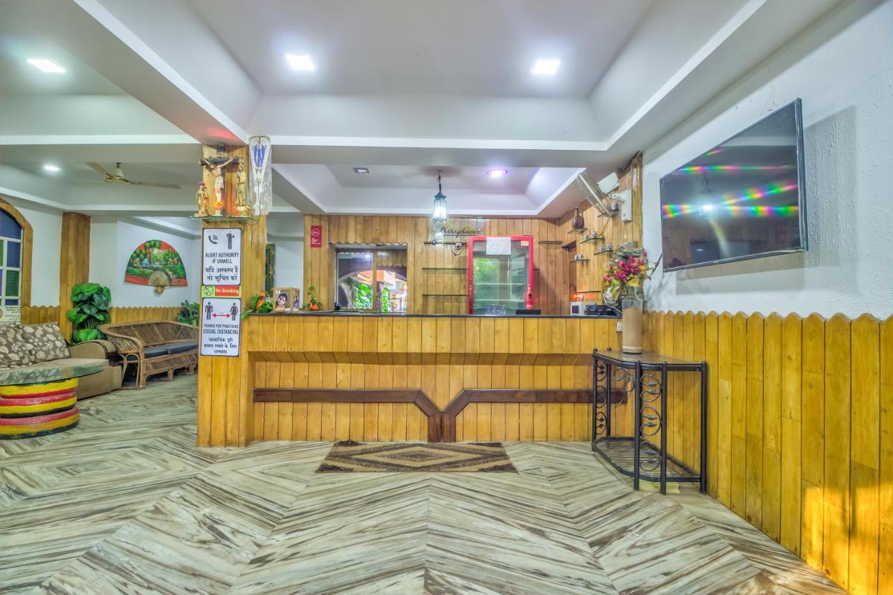 The Village Beach Resort Baga Bagian luar foto