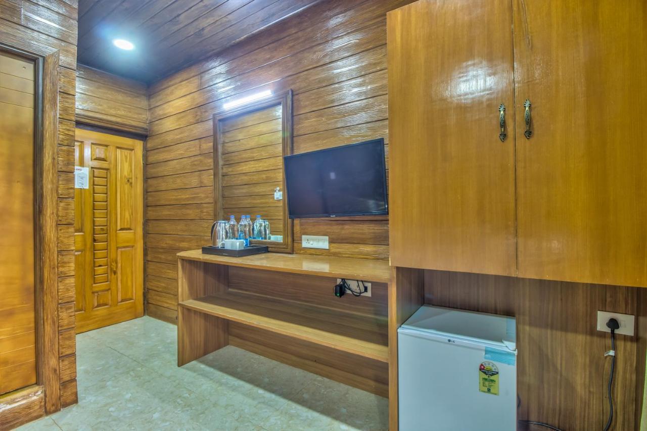 The Village Beach Resort Baga Bagian luar foto