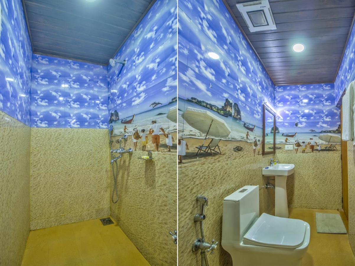 The Village Beach Resort Baga Bagian luar foto