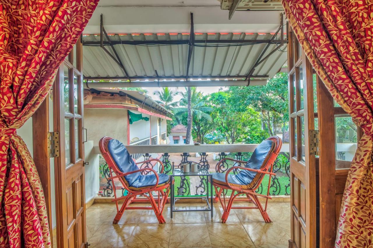 The Village Beach Resort Baga Bagian luar foto