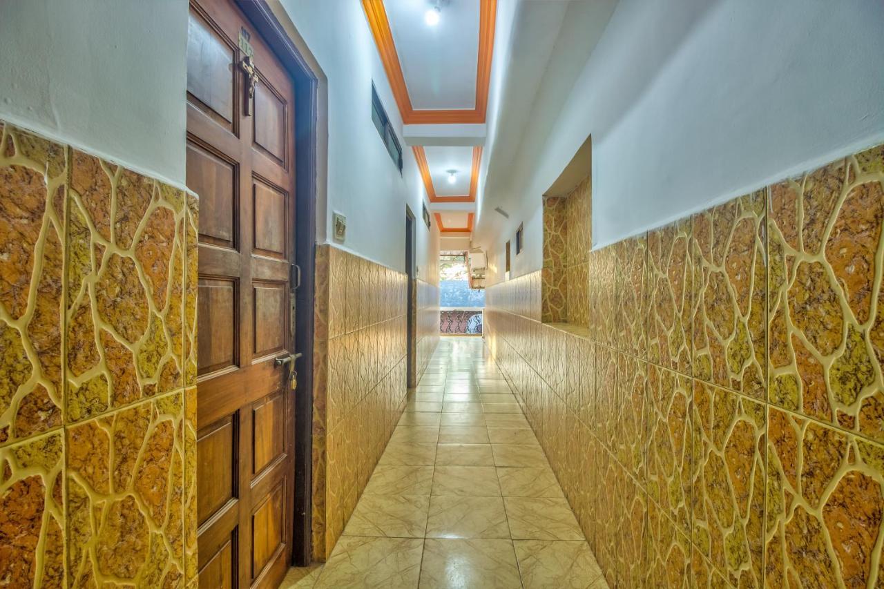 The Village Beach Resort Baga Bagian luar foto
